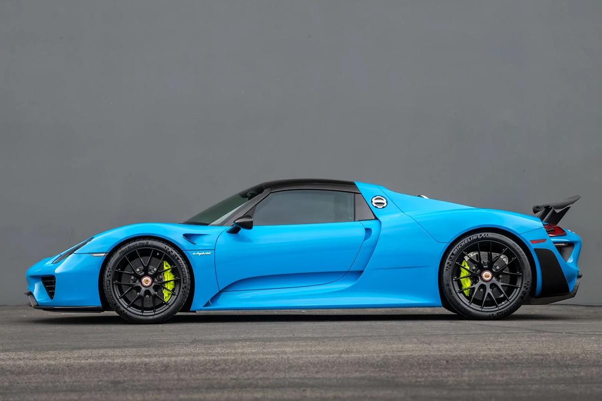 11年前に登場した“ハイパーカー御三家”の1台 唯一無二の「ブルーの918