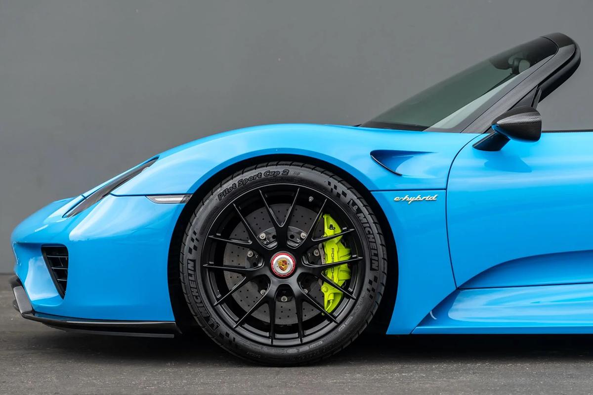 オークションに出品予定の2015年式ポルシェ「918スパイダー」(c)2026 BROAD ARROW Auctions