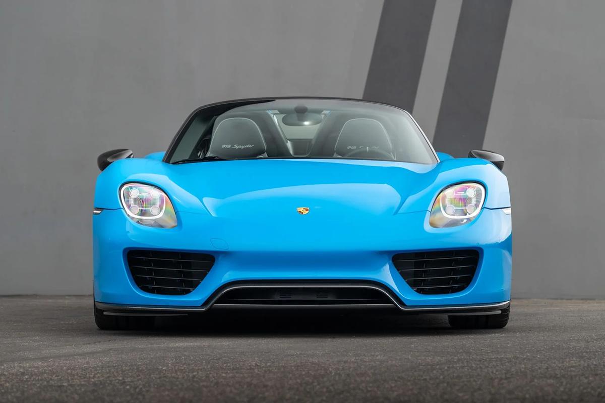 オークションに出品予定の2015年式ポルシェ「918スパイダー」(c)2026 BROAD ARROW Auctions