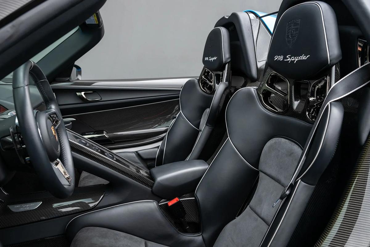 オークションに出品予定の2015年式ポルシェ「918スパイダー」(c)2026 BROAD ARROW Auctions