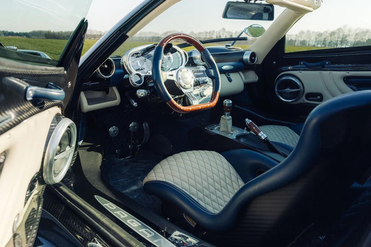 オークションに出品予定の2018年式パガーニ「ゾンダ760ウニカ」のインテリア(c)2026 BROAD ARROW Auctions