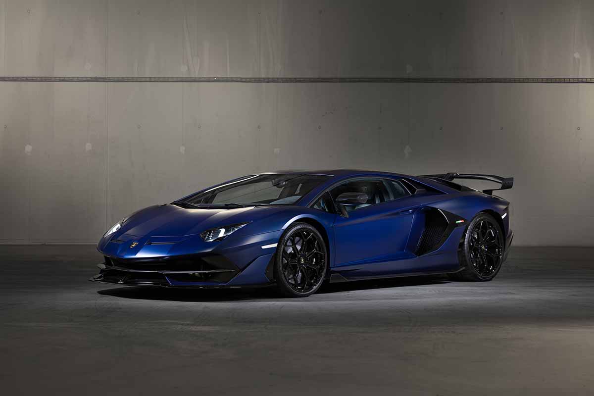 走行わずか121キロ “ほぼ新車”のランボを発見 自然吸気V12は759馬力 