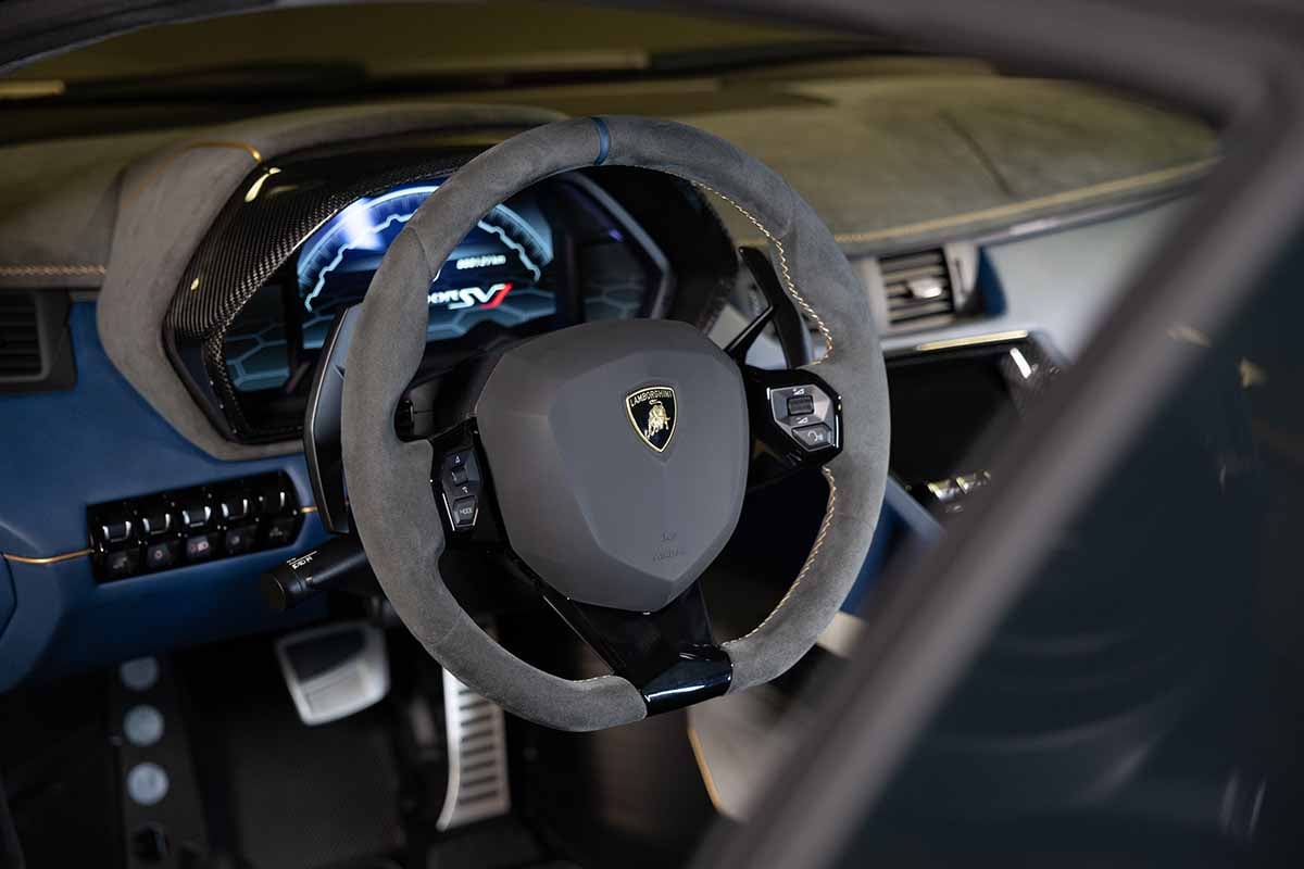 オークションに出品予定の2020年式ランボルギーニ「アヴェンタドールSVJ」のインテリア Tom Gidden(c)2026 Courtesy of RM Sotheby's