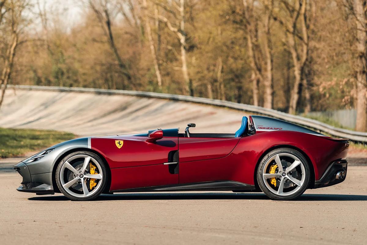 オークションに出品予定の2020年式フェラーリ「モンツァSP2」(c)2026 BROAD ARROW AUCTIONS
