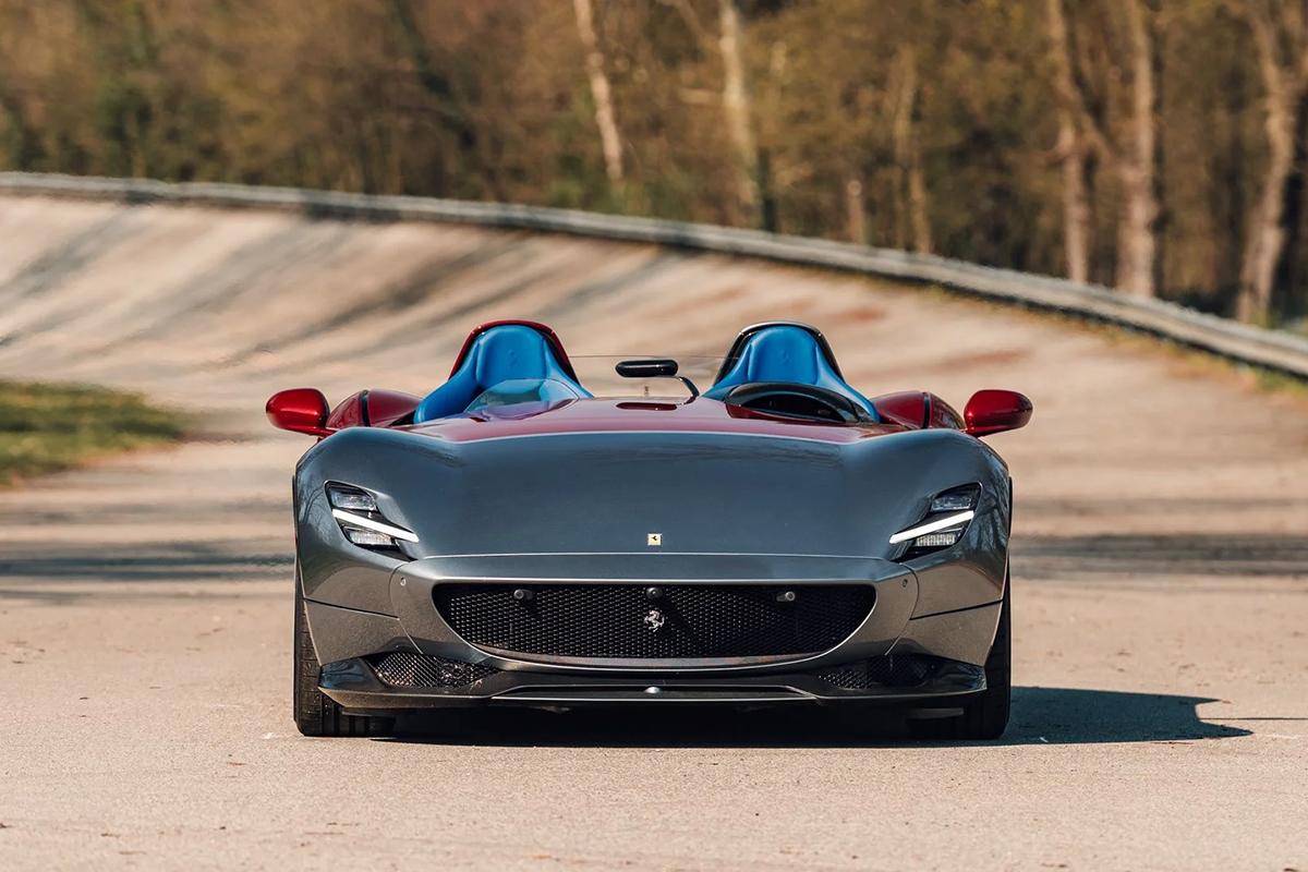 オークションに出品予定の2020年式フェラーリ「モンツァSP2」(c)2026 BROAD ARROW AUCTIONS