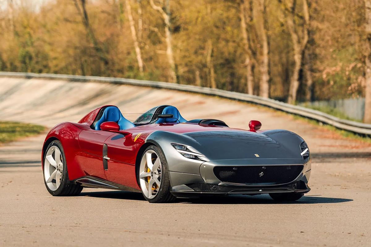 オークションに出品予定の2020年式フェラーリ「モンツァSP2」(c)2026 BROAD ARROW AUCTIONS