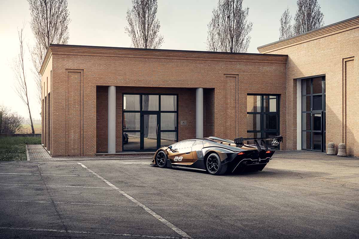 オークションに出品予定の2022年式ランボルギーニ「エッセンサSCV12」Simon Gosselin(c)2026 Courtesy of RM Sotheby's