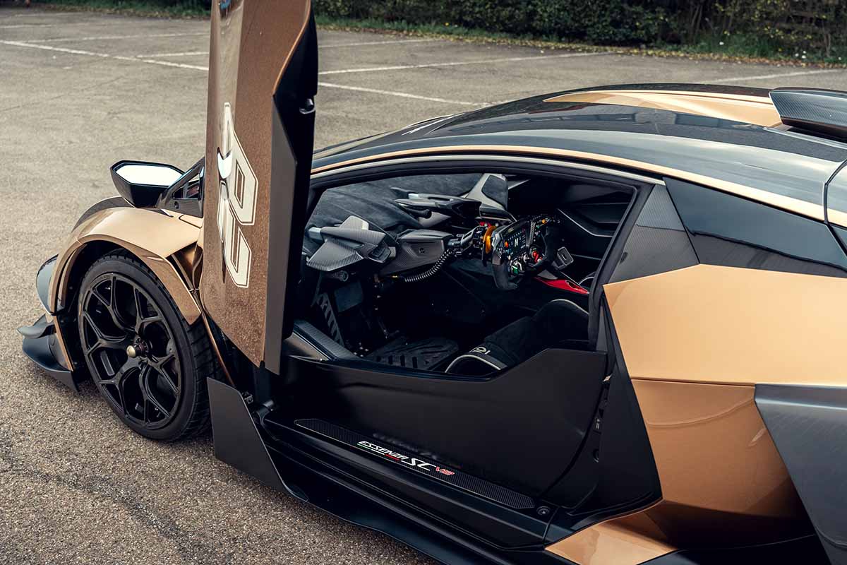 オークションに出品予定の2022年式ランボルギーニ「エッセンサSCV12」Simon Gosselin(c)2026 Courtesy of RM Sotheby's