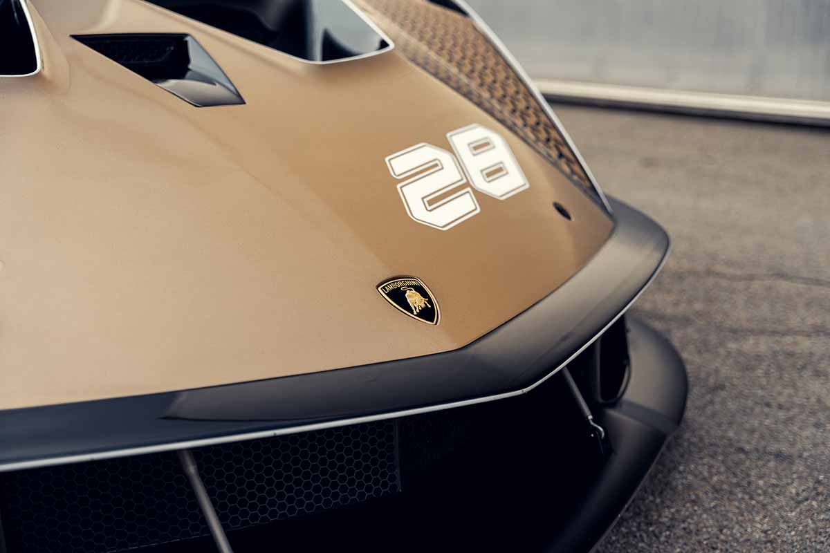 オークションに出品予定の2022年式ランボルギーニ「エッセンサSCV12」Simon Gosselin(c)2026 Courtesy of RM Sotheby's