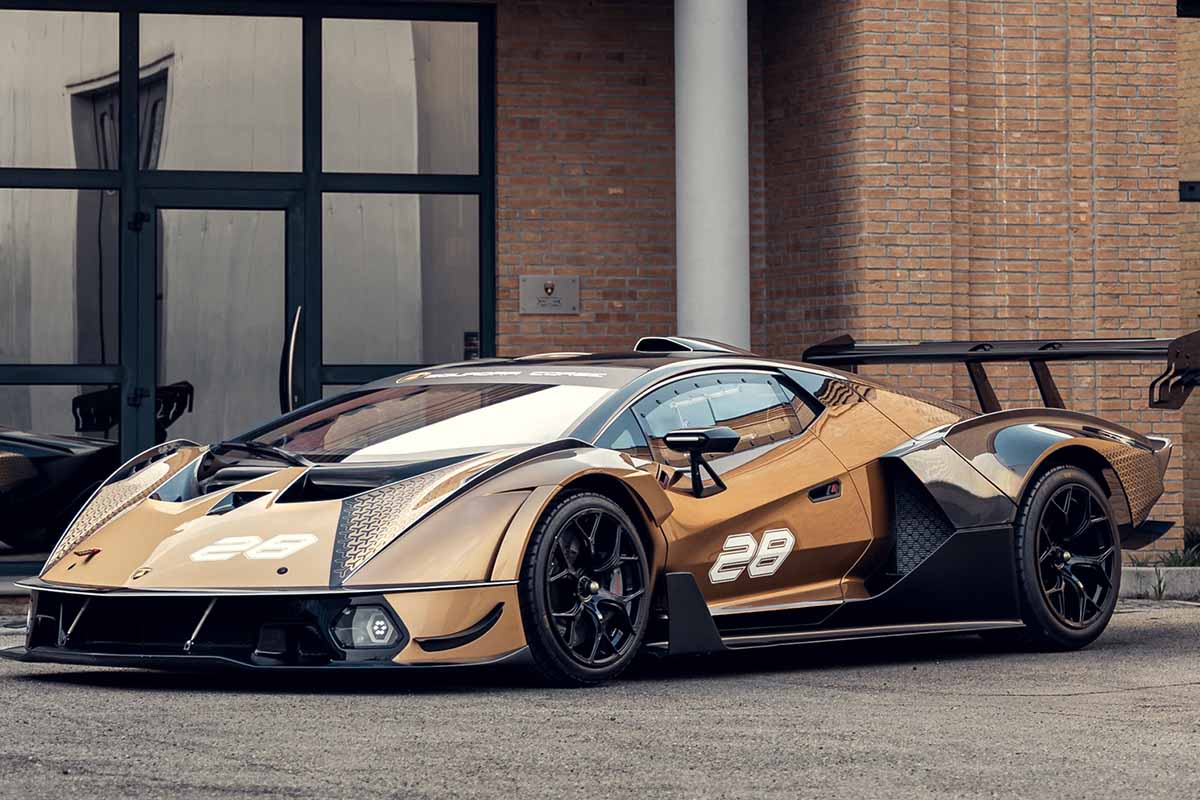 オークションに出品予定の2022年式ランボルギーニ「エッセンサSCV12」Simon Gosselin(c)2026 Courtesy of RM Sotheby's