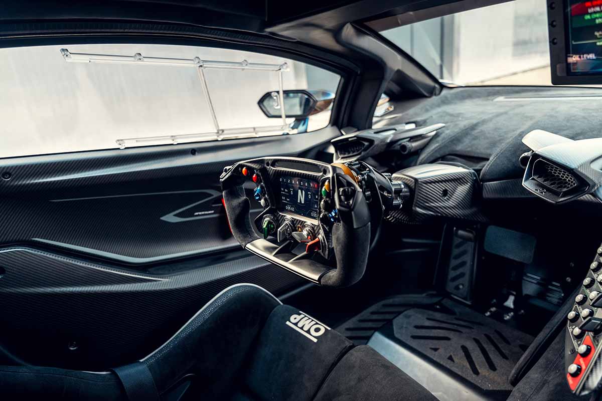 オークションに出品予定の2022年式ランボルギーニ「エッセンサSCV12」Simon Gosselin(c)2026 Courtesy of RM Sotheby's