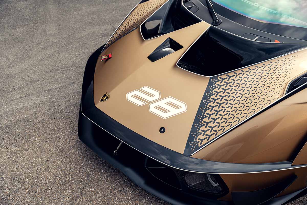 オークションに出品予定の2022年式ランボルギーニ「エッセンサSCV12」Simon Gosselin(c)2026 Courtesy of RM Sotheby's