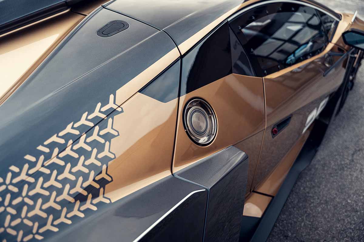 オークションに出品予定の2022年式ランボルギーニ「エッセンサSCV12」Simon Gosselin(c)2026 Courtesy of RM Sotheby's