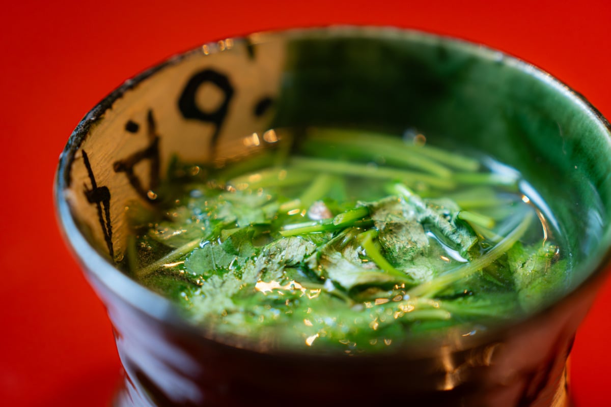 臭みがなく芳醇な味わいの「月輪熊（ツキノワグマ）つくね汁」