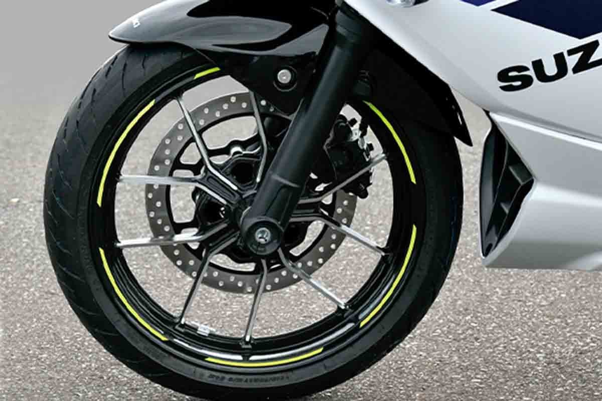 スズキ「ジクサーSF250」