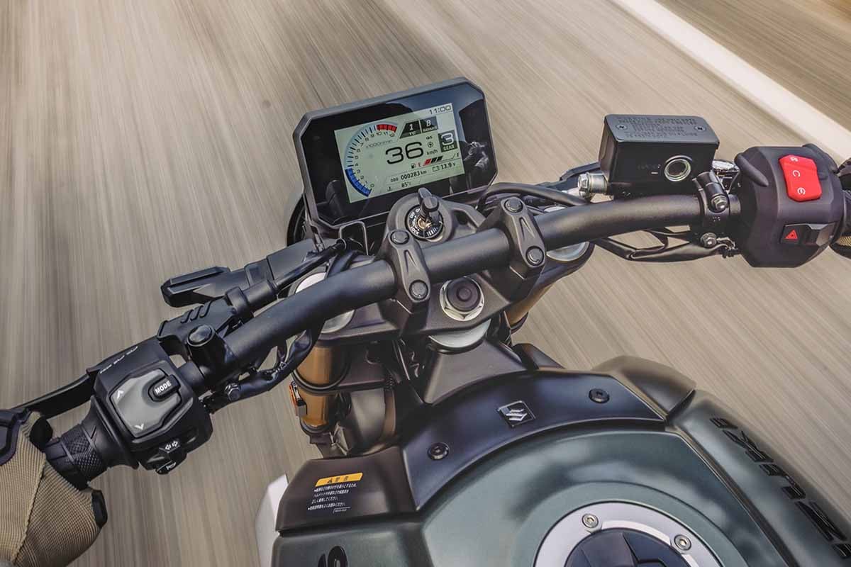 スズキ「GSX-8T」