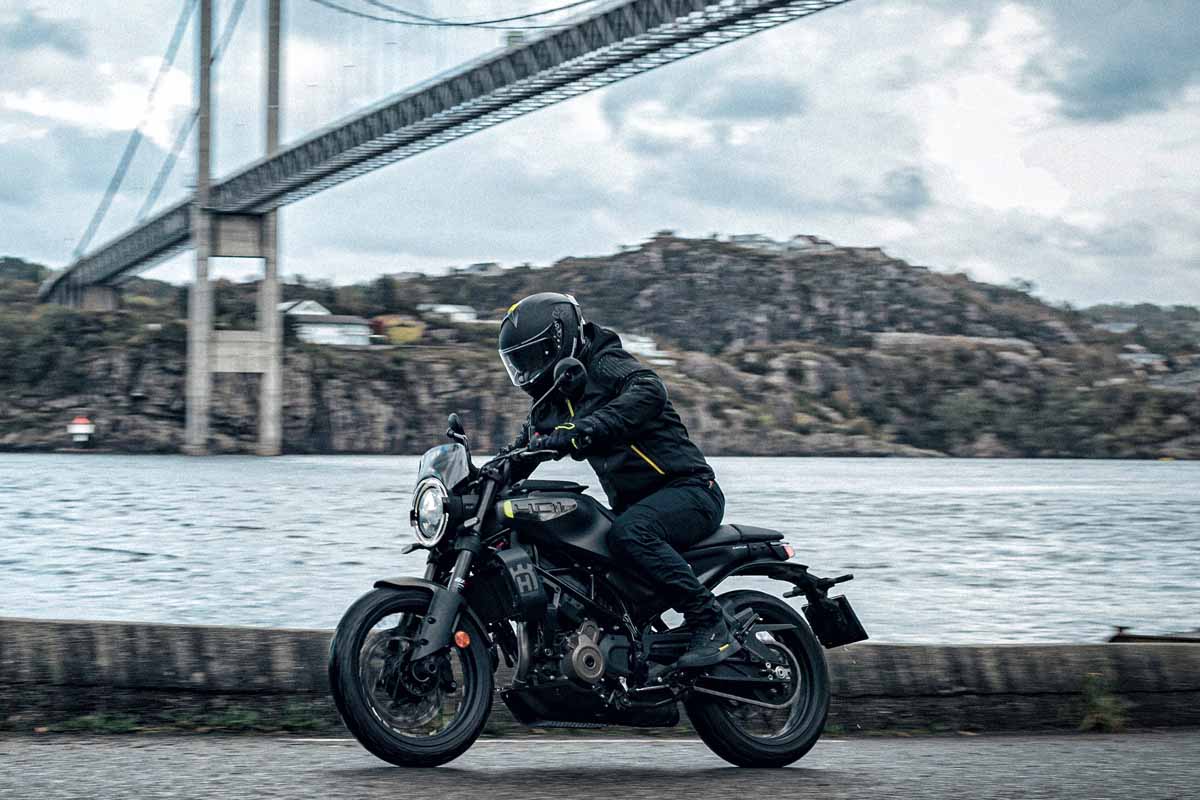 ハスクバーナ「スヴァルトピレン 401」