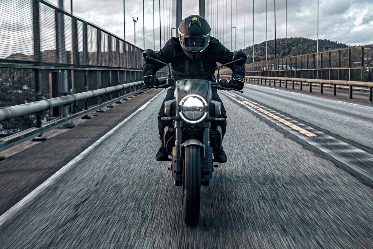 ハスクバーナ「スヴァルトピレン 401」