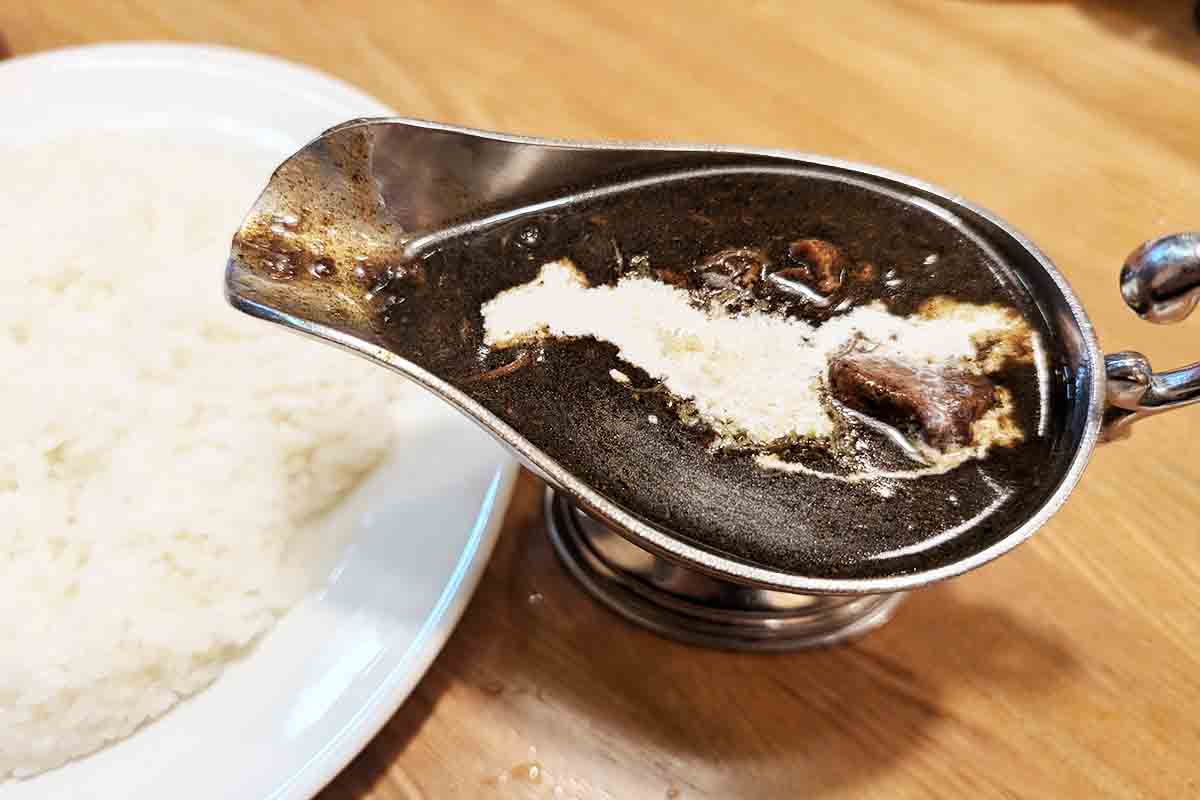 スマトラカレー 共栄堂のビーフカレー（1600円）。