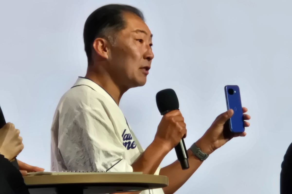 Google インダストリアルデザイナーの松岡良倫氏。日本文化にも通じる“青”の受け皿がGoogle側にもあり、Isai Blueは自然な流れの中で立ち上がったと語る