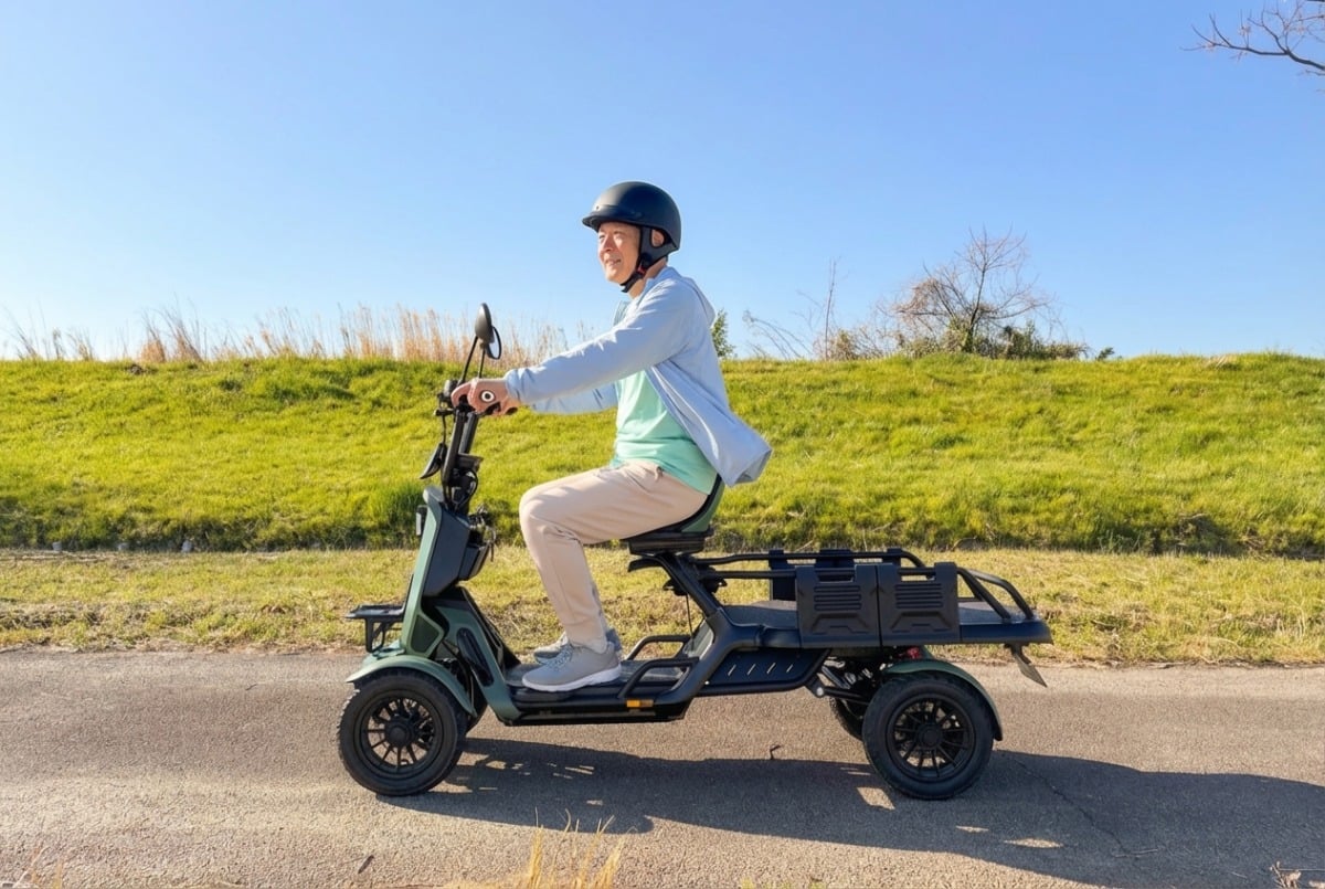 4輪の電動モビリティ「BLAZE e-CARGO（ブレイズイーカーゴ）」