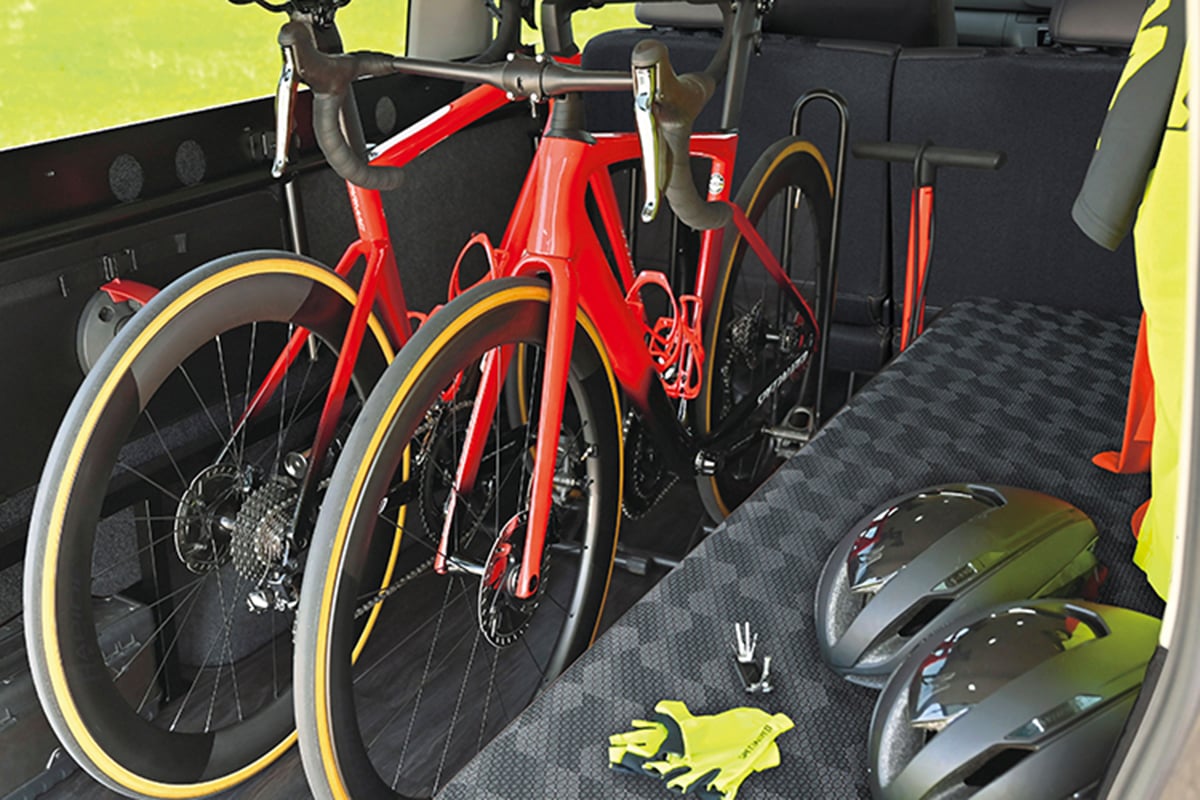 日産「キャラバン マルチベッド」