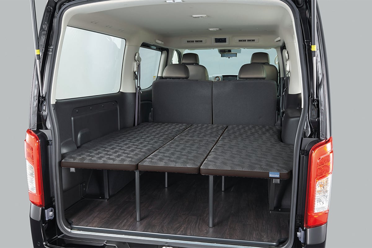 日産「キャラバン マルチベッド」