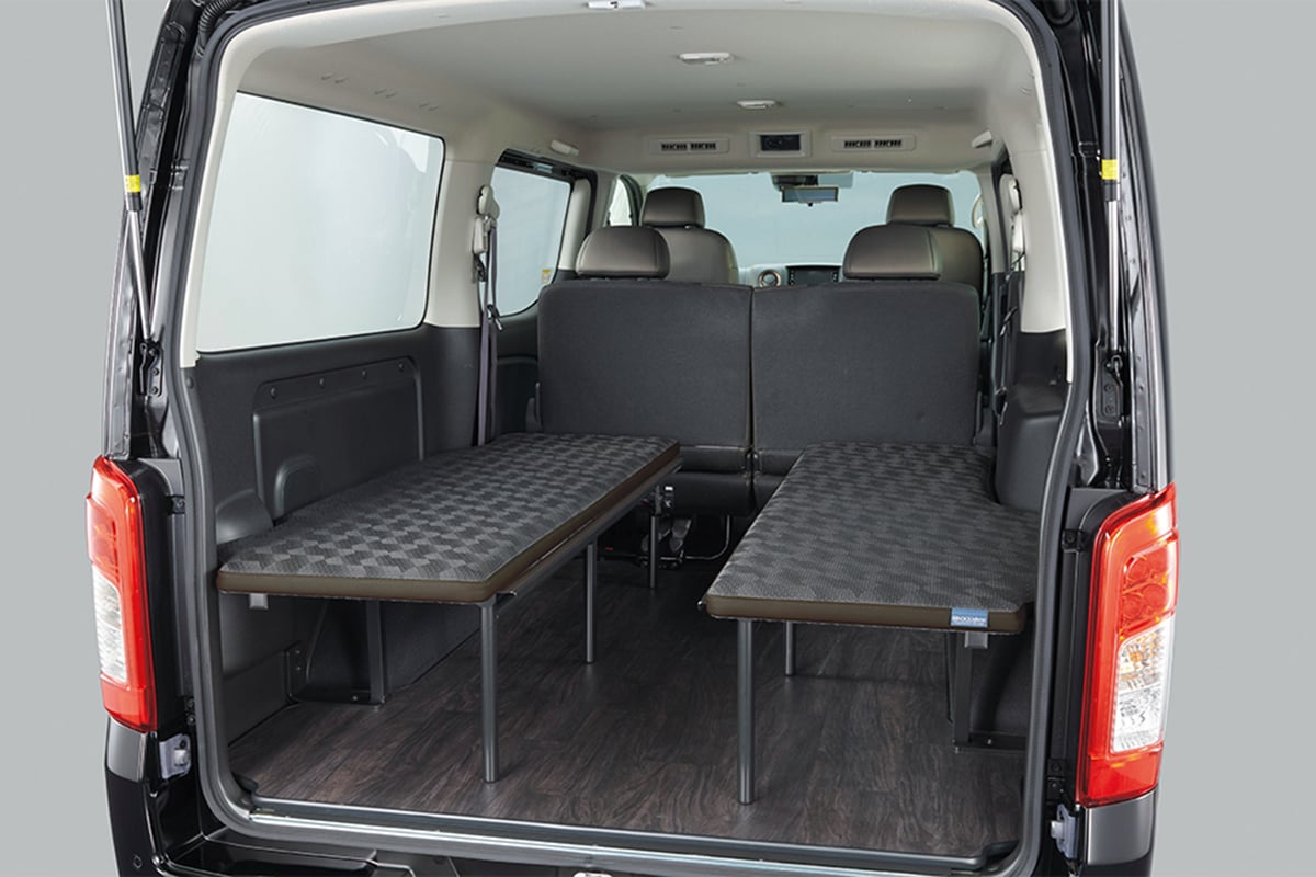 日産「キャラバン マルチベッド」