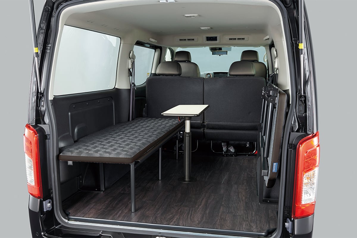 日産「キャラバン マルチベッド」