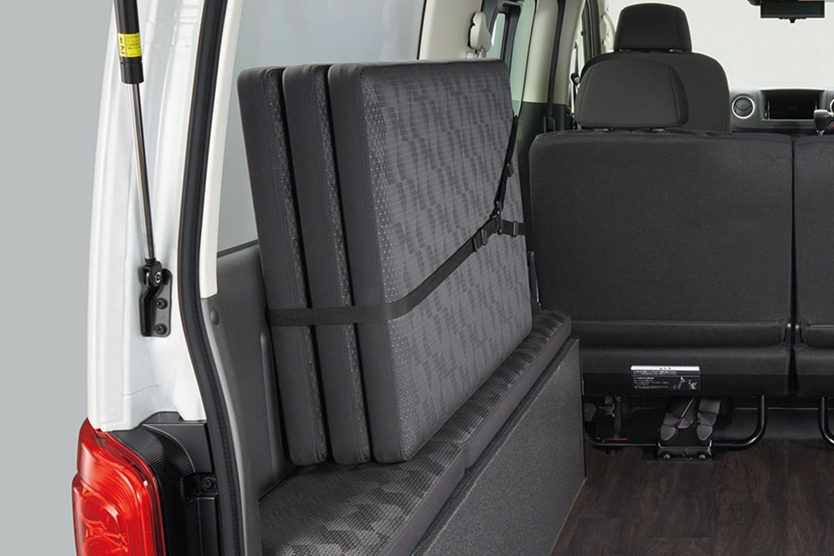 日産「キャラバン トランスポーター」