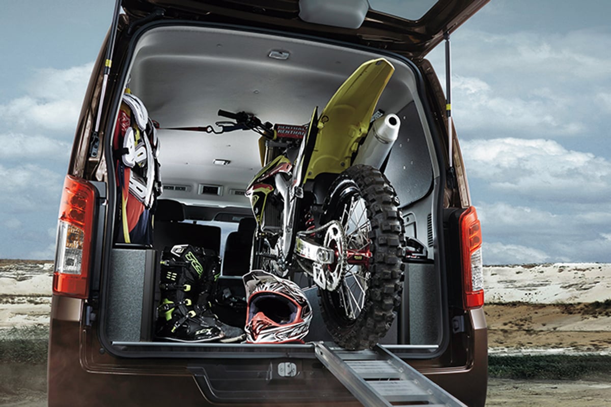 日産「キャラバン トランスポーター」