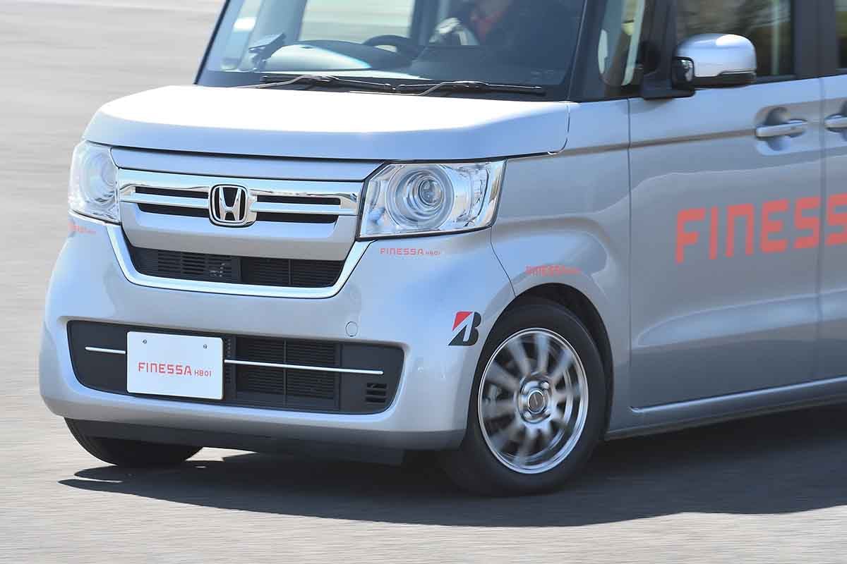 ブリヂストンの新タイヤ「フィネッサHB01」を装着したホンダ「N-BOX」でドライ試乗