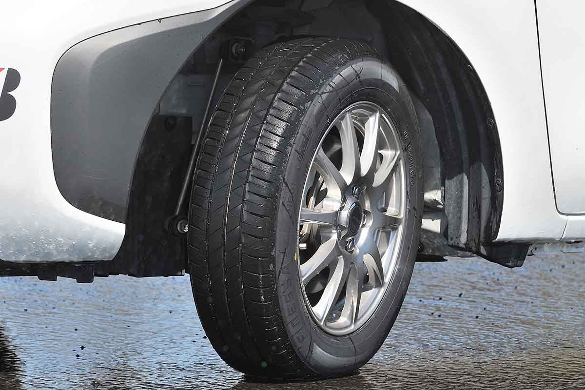 ブリヂストンの新タイヤ「フィネッサHB01」