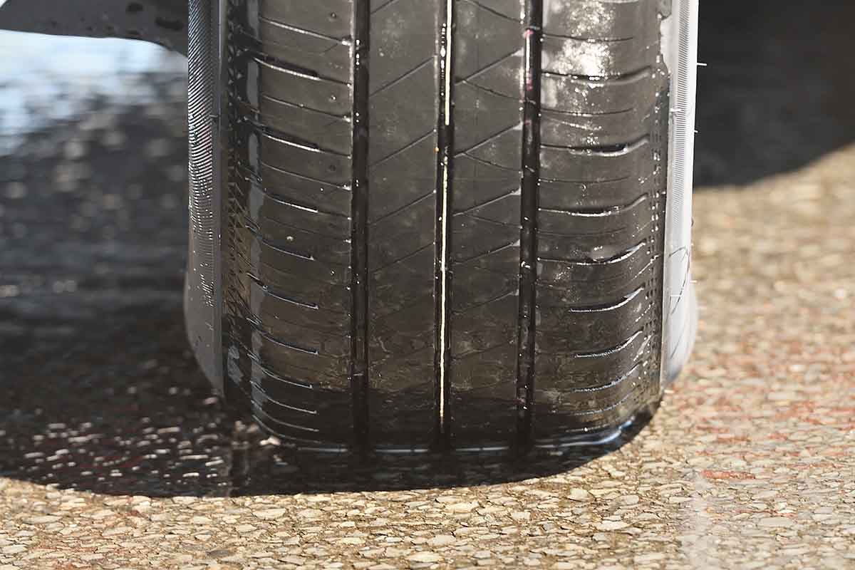 ブリヂストンの新タイヤ「フィネッサHB01」