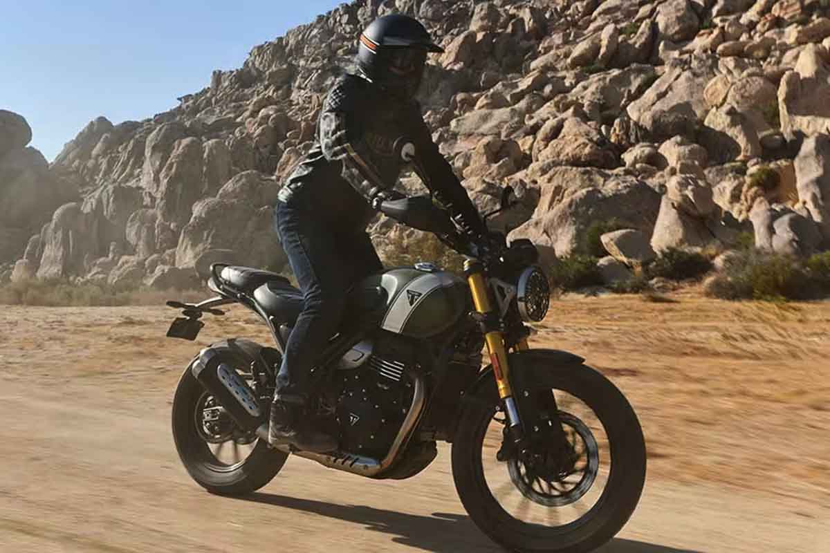 トライアンフ「スクランブラー 400 X」