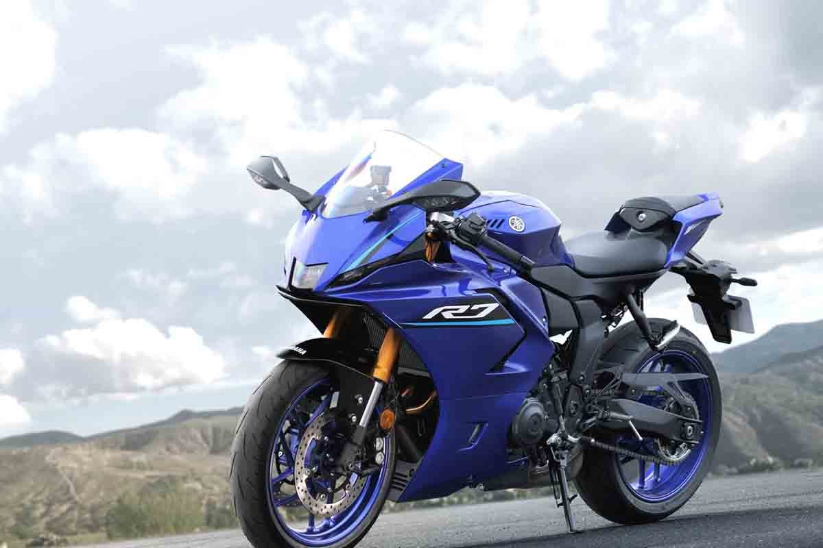 ヤマハ新型「YZF-R7」