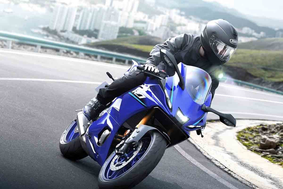 ヤマハ新型「YZF-R7」