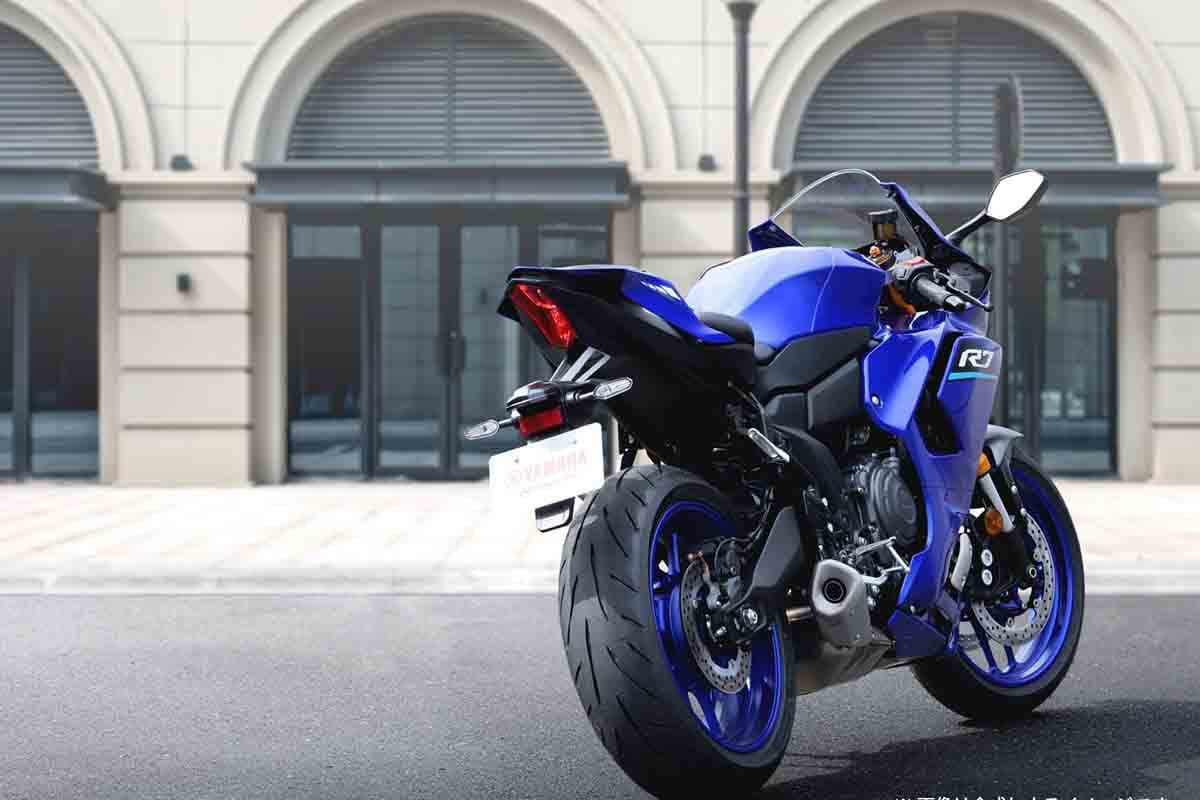 ヤマハ新型「YZF-R7」