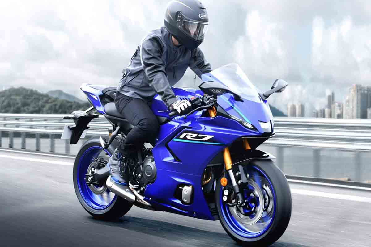 ヤマハ新型「YZF-R7」