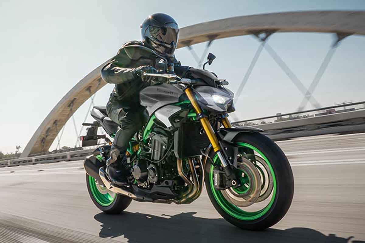 カワサキ「Z900SE」