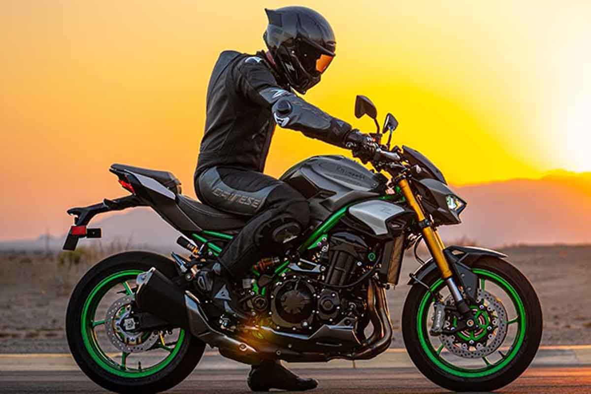 カワサキ「Z900SE」