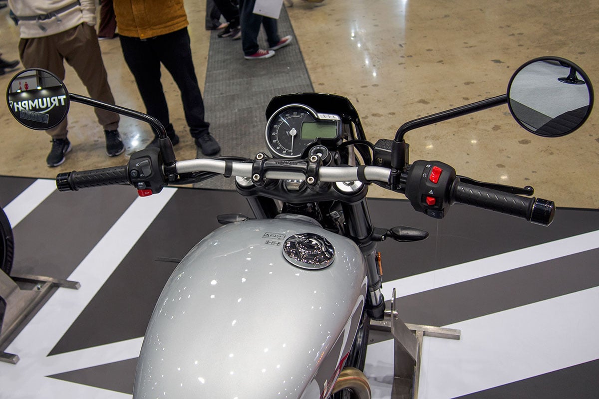 トライアンフ「トラッカー400」