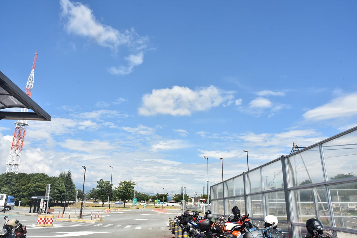 天候に左右される二輪車での移動事情を考慮した設計