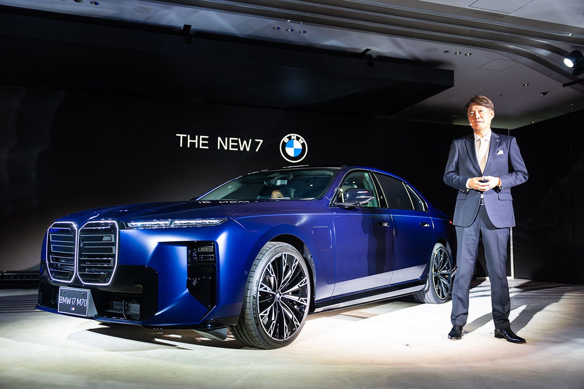 BMW新型「7シリーズ」と新たにビー・エム・ダブリューの代表取締役社長に就任した上野金太郎氏