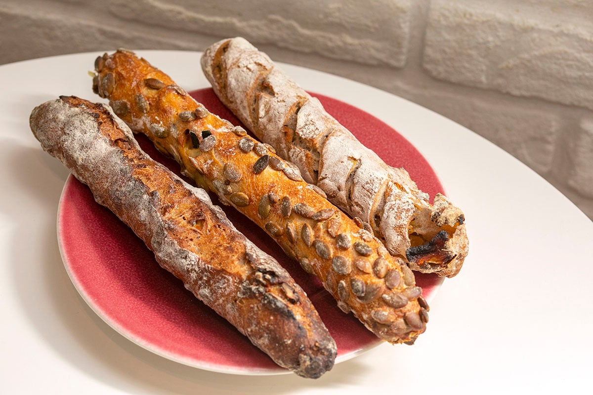 Pommes et noix（リンゴとくるみ）、パンプキン、Noix et miel（くるみ　はちみつ）各330円