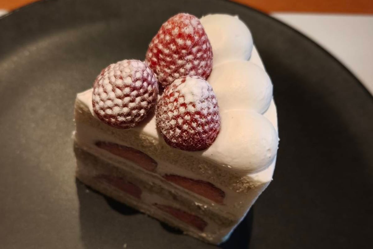 「新エクストラスーパーあまおうショートケーキ」：3456円