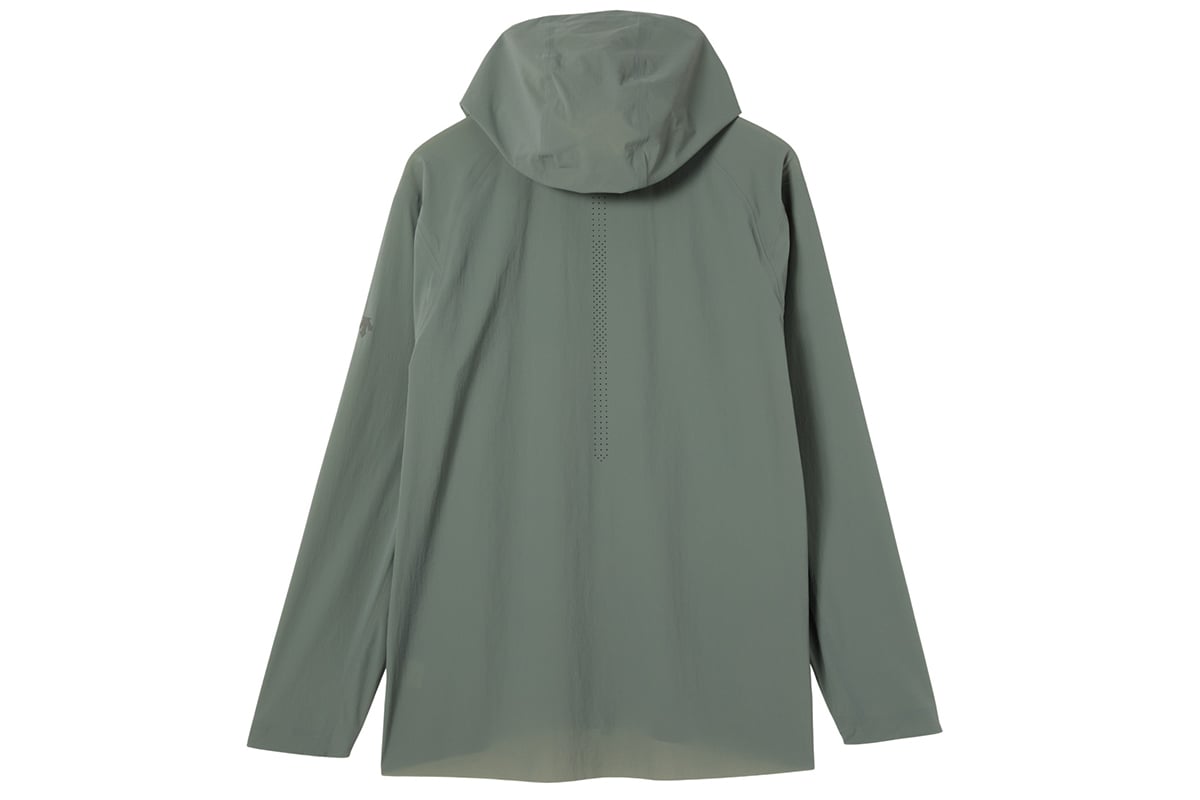 ジップアップフーディ：3万8500円