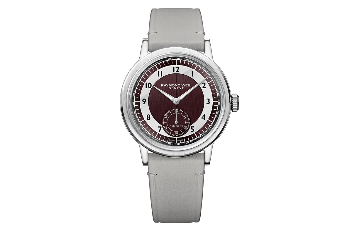 ダイヤルの各円周（セクター）はそれぞれ異なる仕上げ分けの凝った表現に。