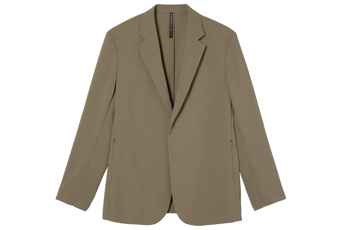 スリムテーラードジャケット：3万5200円