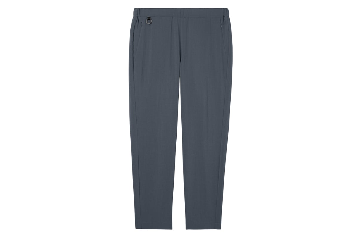 スリムパンツ：2万4200円